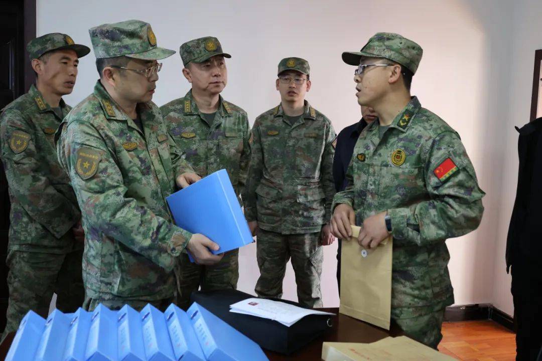 米兰体育视频-包含武装警察助威球队，增强球员士气斗志的词条