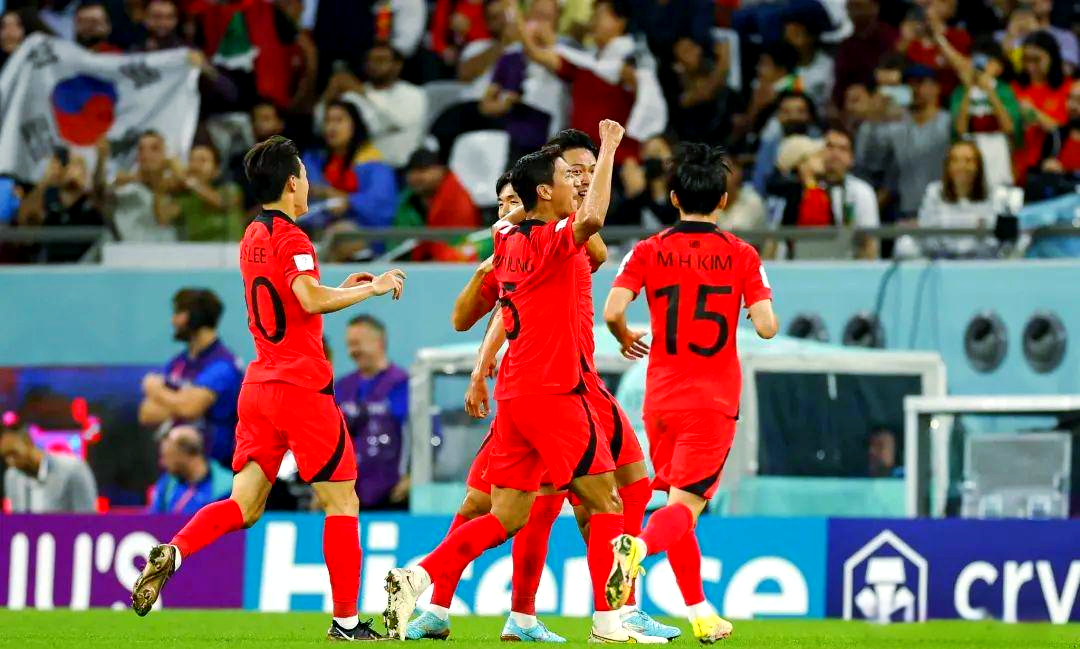 包含众多亚洲球队将在赛场上竞逐胜利的词条