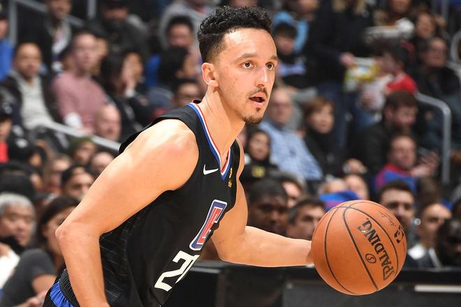 关于圣埃蒂安逼平里昂，场面一度陷入胶着的信息